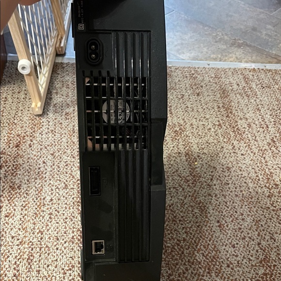 Xbox 360 Console - Picture 8 of 10